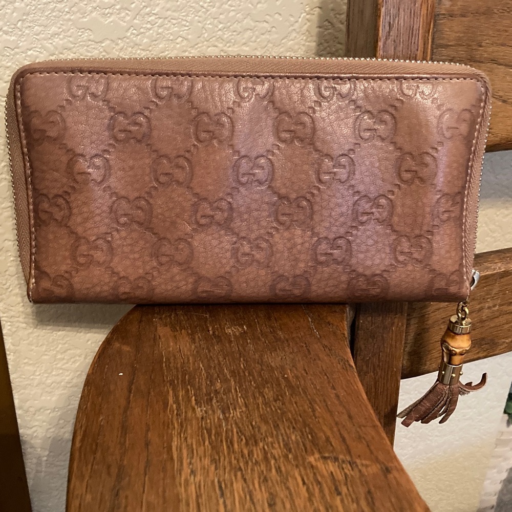 Gucc Guccissima GG Leather Bamboo Tassel Full Zip Continental Wallet Vintage